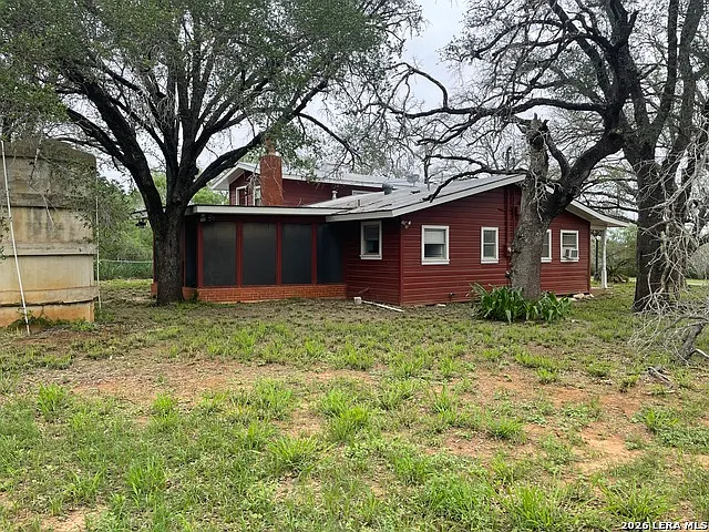 3 bed, 3.0 bath, 2679 sqft, $1,900 — Photo 2
