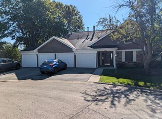 103 Marble Hill Ct Unit B2, Schaumburg, IL 60193