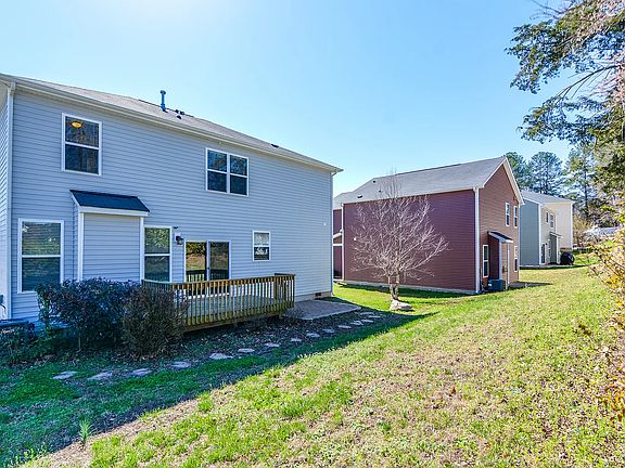 3rd image of 1023 Oak Park Dr