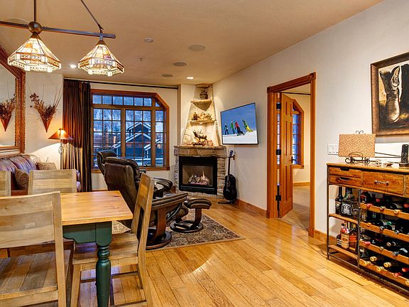 4th image of 693 Main St #3C