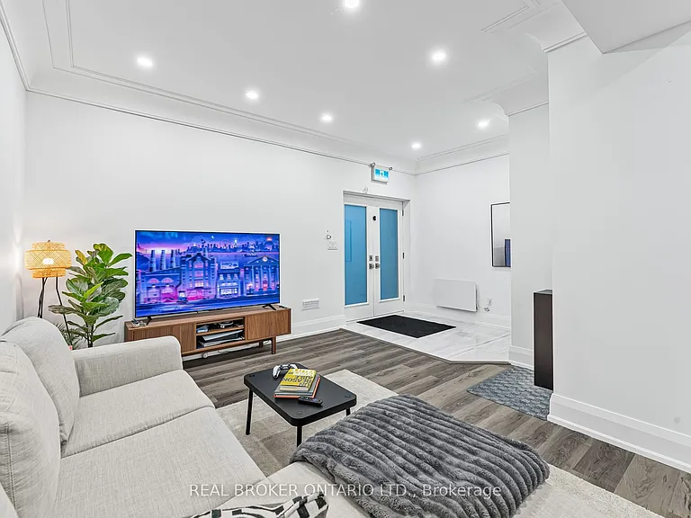 330 Maple Ave #BASEMENT — Photo 8