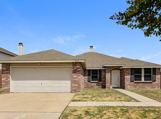 2128 Panorama Ln, Grand Prairie, TX 75052
