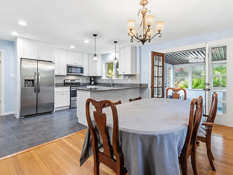 3604 Husted Dr — Photo 8