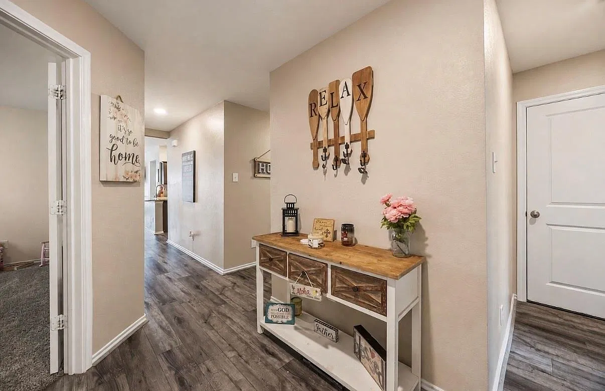Stylish 5-Bed Home with Resort-Style Amenities in Magnolia Phase I, Josephine — Photo 4