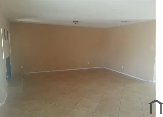 3 bed, 1665 sqft, $1,950 — Photo 2
