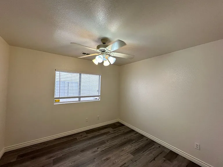 9450 Hanta Ave — Photo 16