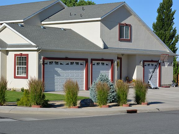 3rd image of 3290 Paiute St