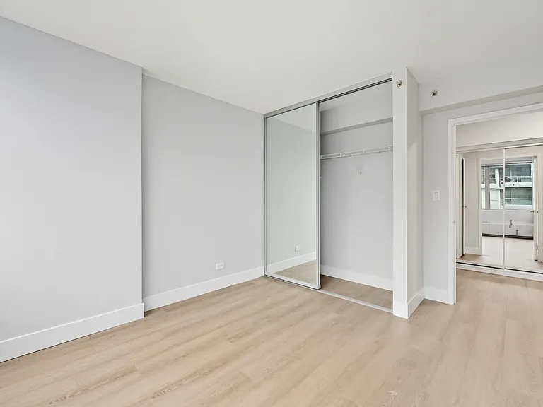 1450 Georgia St W — Photo 36