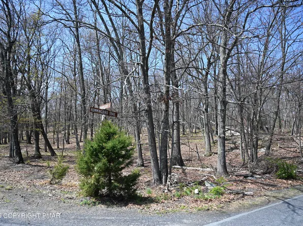 230 Hummingbird Ct, Bushkill, PA 18324