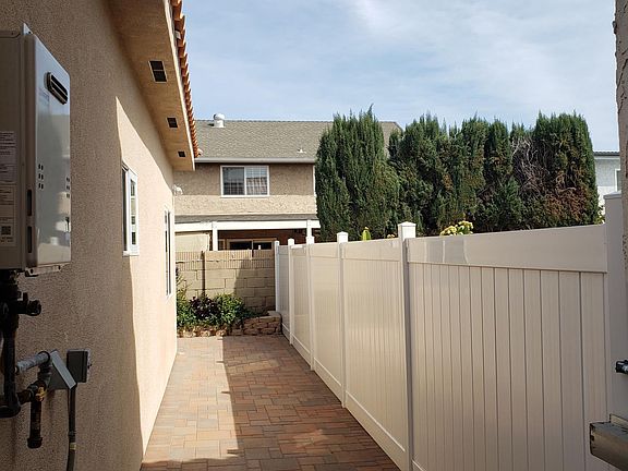 4th image of 417 S Jennifer Ln