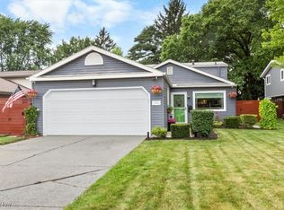 290 Butternut Ln, Berea, OH 44017