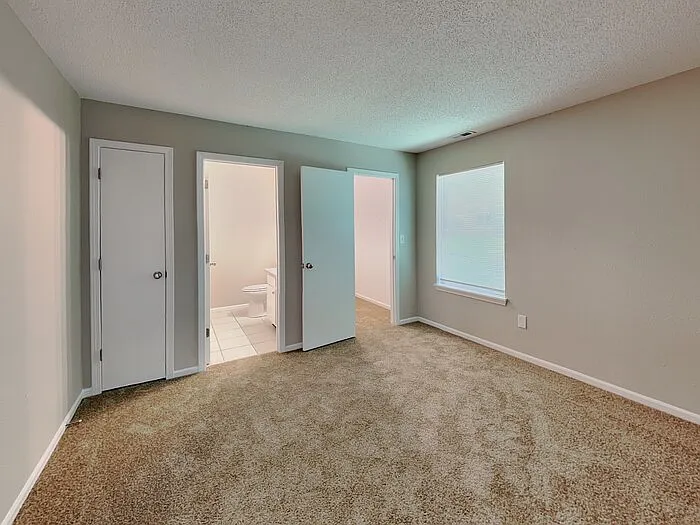 4440 Riverbrook Ln — Photo 7