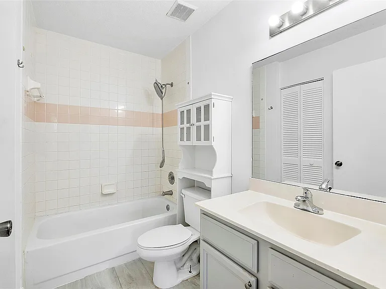 3562 NW 91st Ln #3562 — Photo 4