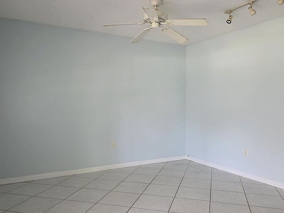 5th image of 1125 S Ocean Dr APT B