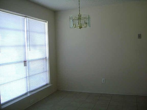 4th image of 2833 Lana Cir
