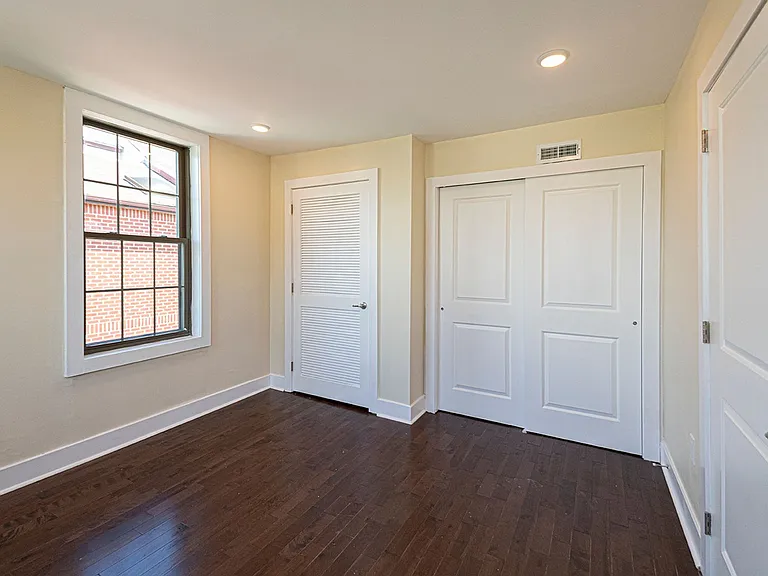 527 S 21st Street — Photo 23