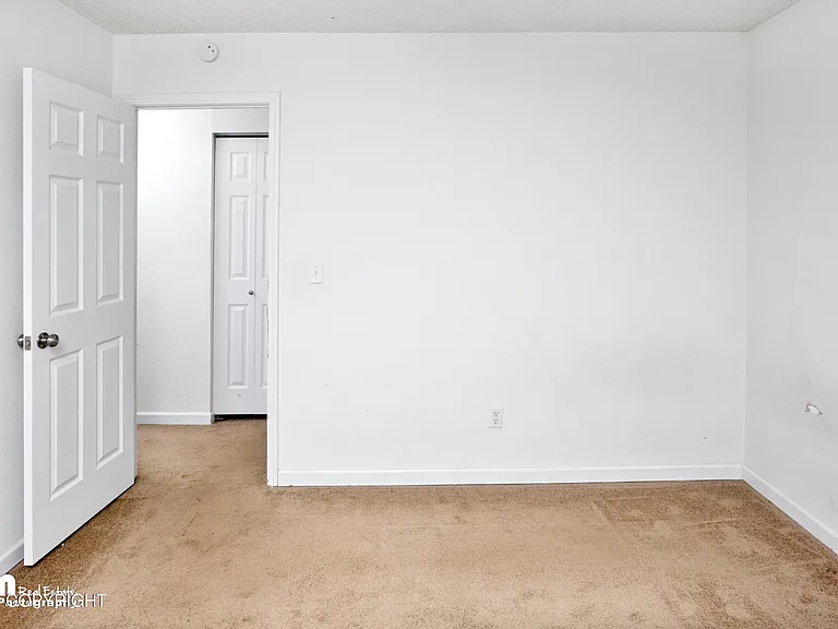 3855 Randolph St — Photo 20