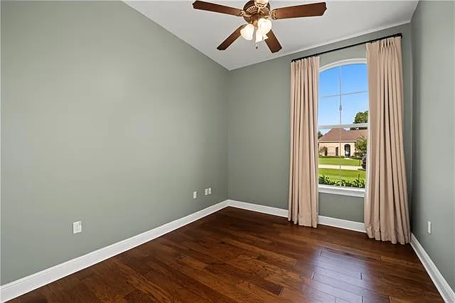 404 Golden Leaf Ct — Photo 20