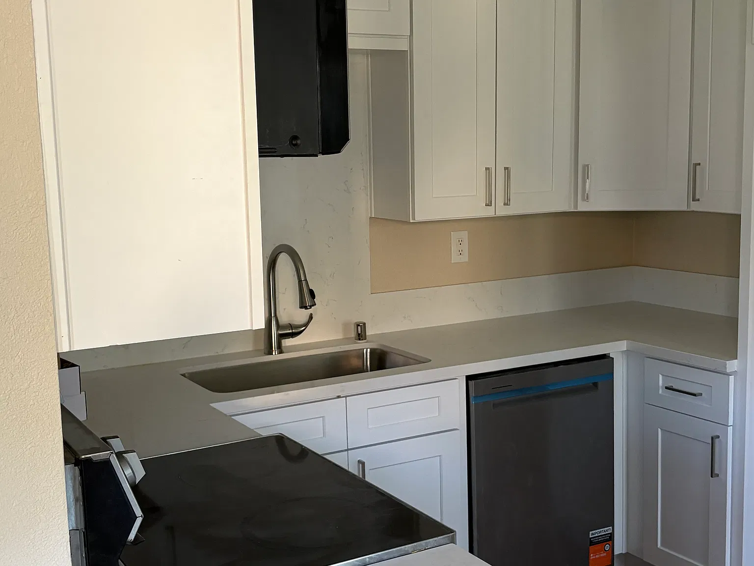204 Woodland Pkwy — Photo 2
