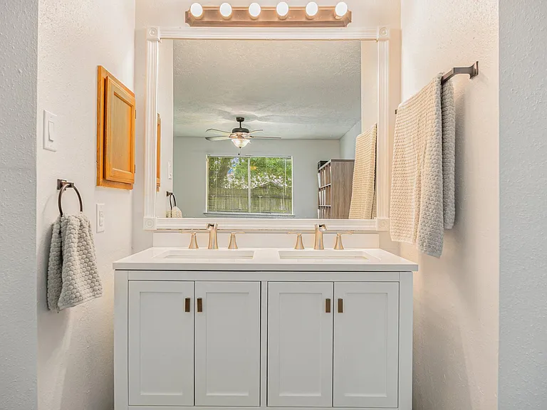 2513 Harpers Ferry Dr — Photo 18