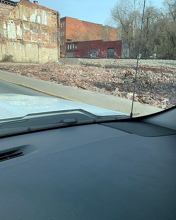 2nd image of 419 Stratton St