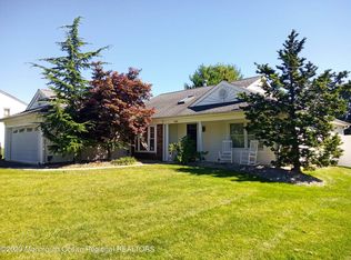 223 Betsy Ross Dr, Freehold, NJ 07728