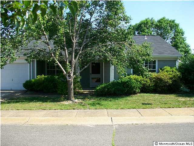 1st image of 1041 Canterbury Drive #B