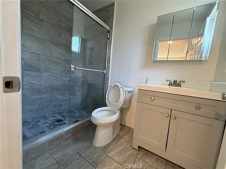 7320 Lindley Ave — Photo 8