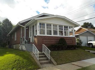 2715 Woodlawn Ave, Erie, PA 16510