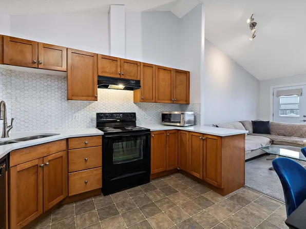 320 Clareview Station Dr NW #2407, Edmonton, AB T5Y 0E5