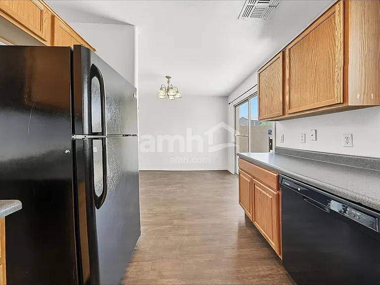 6217 W Warner St — Photo 4