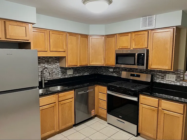 5446 W Gale St #1C — Photo 12