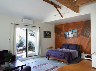 6125 S Kings Rd #1, Los Angeles, CA 90056