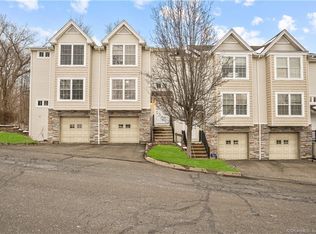 32 Crows Nest Ln UNIT 18, Danbury, CT 06810