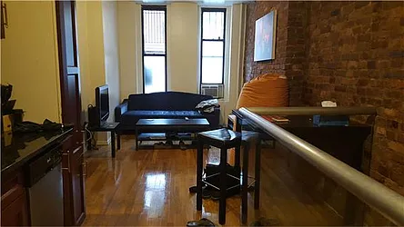 Rented by R New York