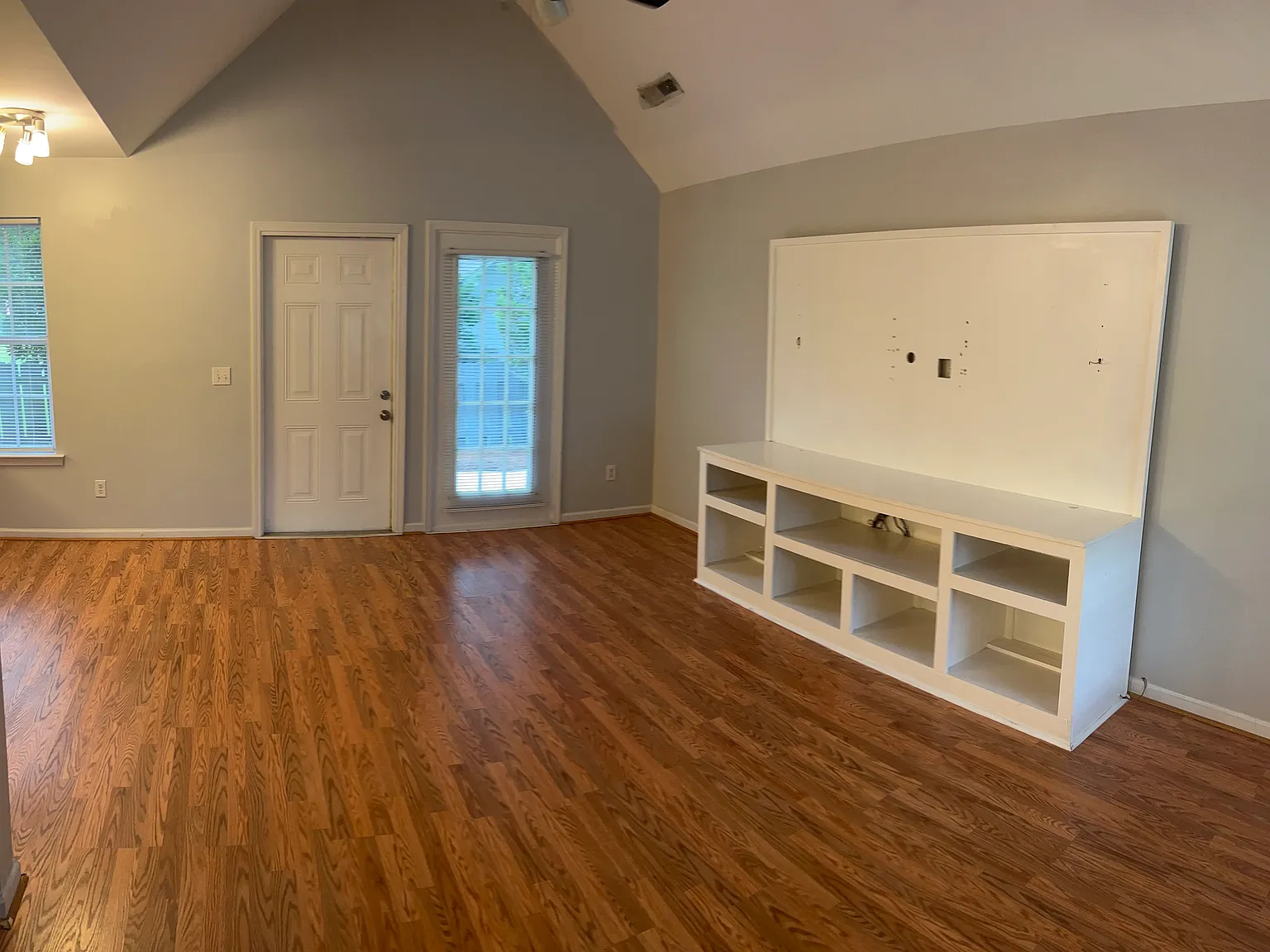 3 bed, 1100 sqft, $1,900 — Photo 4