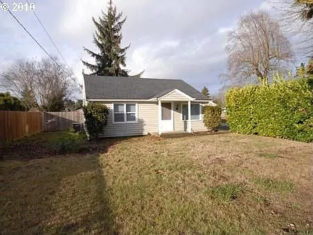 690 Ruskin St photo 1