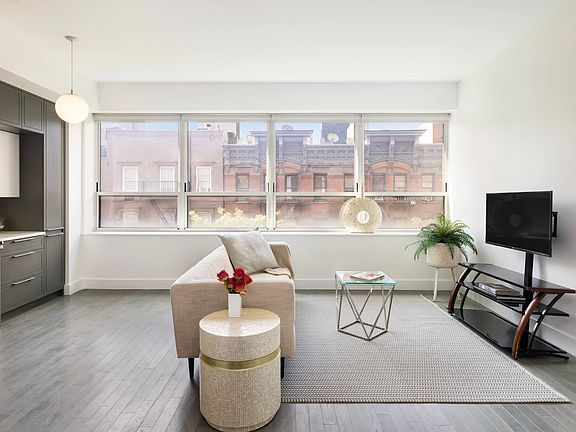 2nd image of 416 52nd St #517