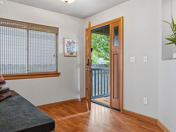 5th image of 5030 SE 49th Ave