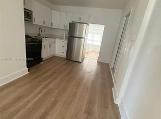 2424 NW 44th St, Miami, FL 33142