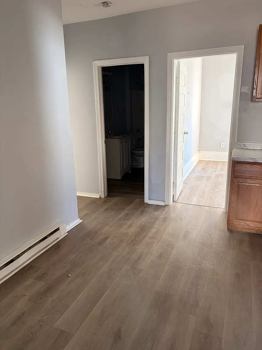 Building Photo - 157 Lounsbury St #2
