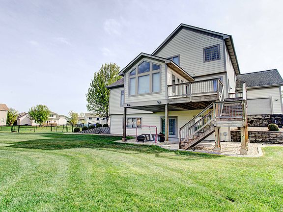 3rd image of 4084 Jasmine Ct NE