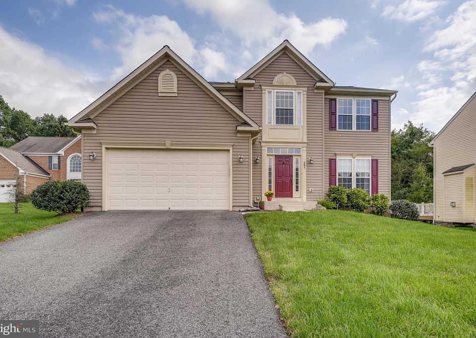 1st image of 201 Oak Valley Dr