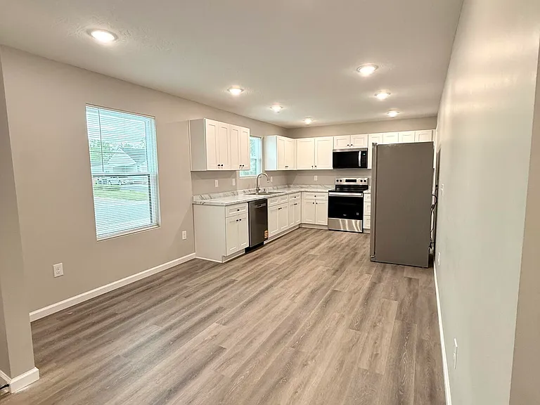 112 Todd St #4 — Photo 3