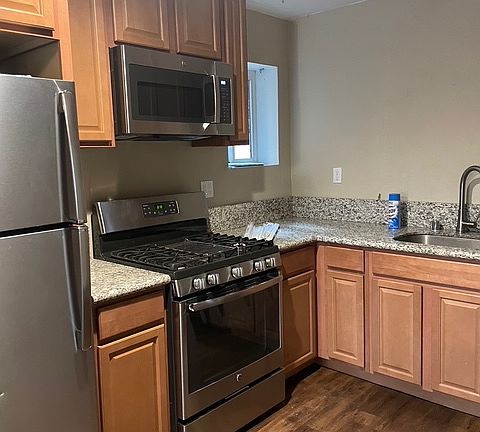 5th image of 604 Roger Ave