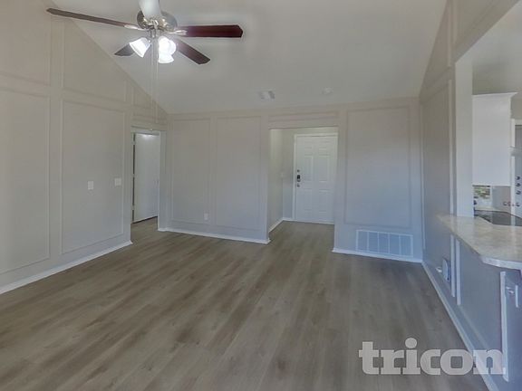 4th image of 909 Meadowdale Dr