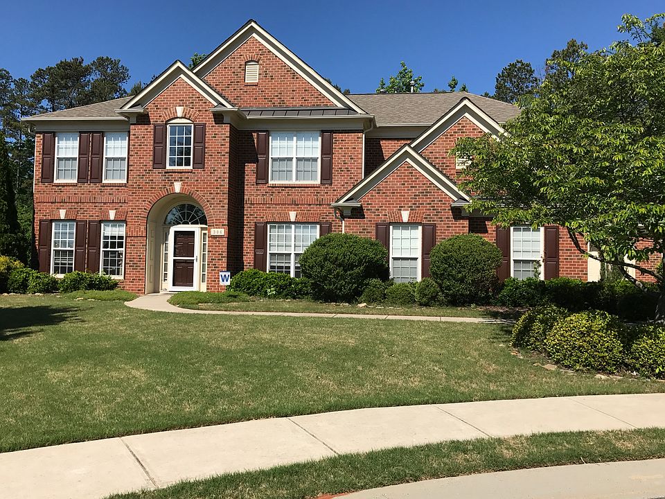 1st image of 306 Willow Brook Dr