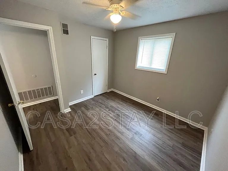 4915 Saddlebrook Ln #7 — Photo 8