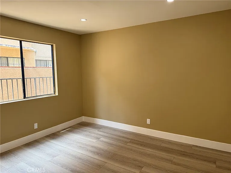 219 E Maple St #2 — Photo 11