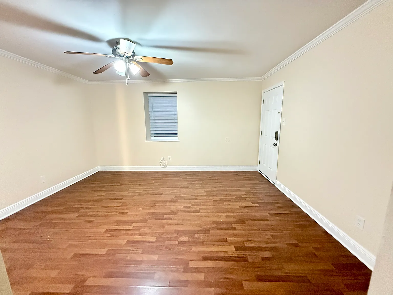 2 bed, 950 sqft, $1,380 — Photo 2